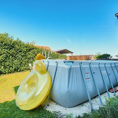 Сasa de vacaciones Awesome In Gageac-et-Rouillac